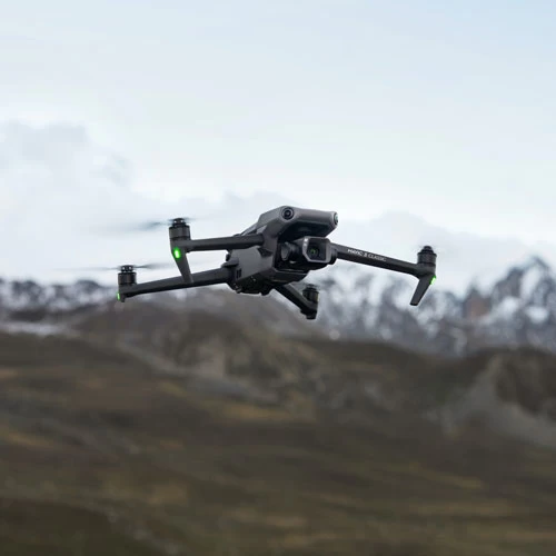 DJI Mavic 3 Classic Quadcopter Drone And Remote Control - Grey 9 DJI Mavic 3 Classic Quadcopter Drone And Remote Control - Grey - Image 7