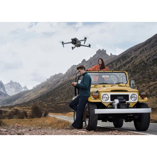 DJI Air 3 Quadcopter Drone Combo & Remote Control With Built-in Screen 14 DJI Air 3 Quadcopter Drone Combo & Remote Control With Built-in Screen - Image 12