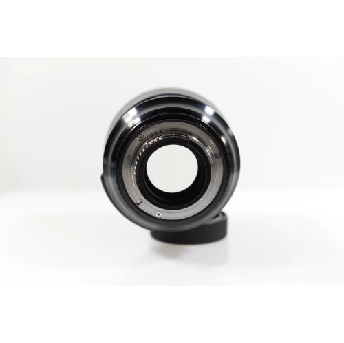 Refurbished (Good) - Sigma 135mm F/1.8 DG HSM Art Lens For Nikon 8 Refurbished (Good) - Sigma 135mm F/1.8 DG HSM Art Lens For Nikon - Image 6